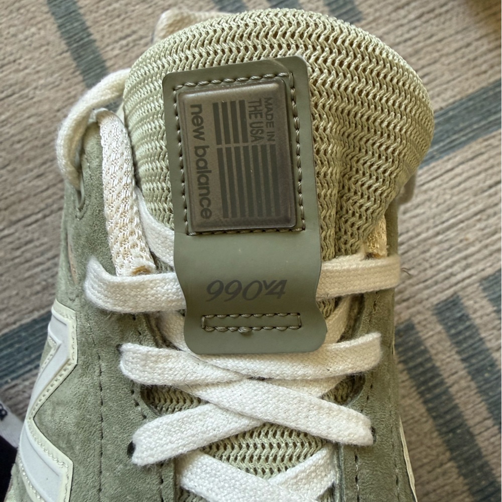 New Balance 990v4 - U990GT4 - Like New - Picture 4 of 9